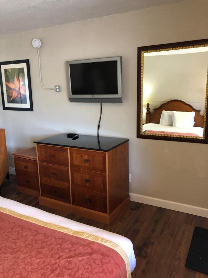 Motel Cove